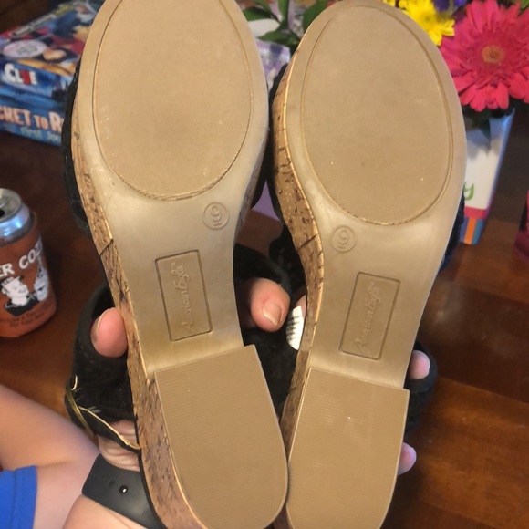 American Eagle Sandals - Picture 4 of 5